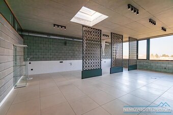 Pronájem dvou komerčních prostor (každý 72m2), nyní zde mani - 9