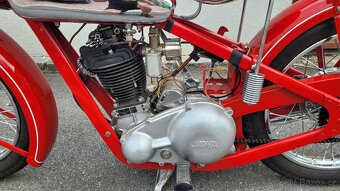 Jawa 350 OHV, rok 1936, odkryté ventily - 9