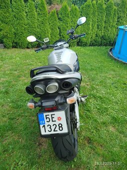 Suzuki GSR 600 - 9