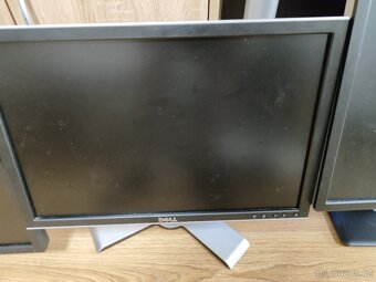 Funkční DELL monitory až 24" USB,DP,DVI a VGA - 9