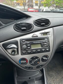 Ford Focus MK1 1.6i - 9