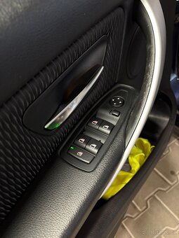 BMW F31 318d · 150tis km · TOP stav · zimní pneu gratis - 9