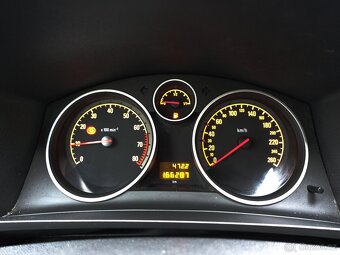 Opel Zafira B facelift 1.6 - závada motoru - 9