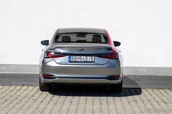 Lexus ES300h - 9