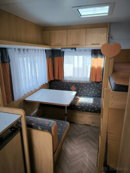 Rodinný karavan Burstner 480 Sportiv - palandy - 9