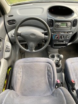 Toyota Yaris Verso 1.3i 63kw rok 2000 STK 08/2025 Euro3 - 9