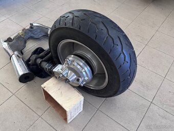 Yamaha Vmax 1200 zadní náprava Vyfuk široké kolo - 9