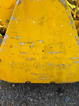 Vibrační válec ZTS stavostroj - 9