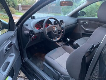 SEAT IBIZA 1.4, 16 V, 63 kW, 2006, 179000 km, barva: černá m - 9