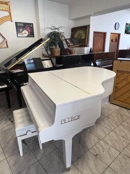 Bílý klavír Petrof mod. IV po opravě se zárukou 5 let - 9