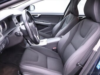 Volvo V60 2,0 D4 120kW Automat Momentum (2012) - 9