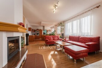 Prostorný dvougenerační rodinný dům s širokým využitím, 327 - 9