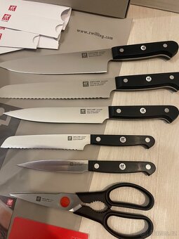 Zwilling Gourmet sada nožů s ostřícím blokem - 9