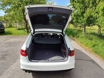 Audi A4 B8 2.0 TDI 110 kW S-Line - 9