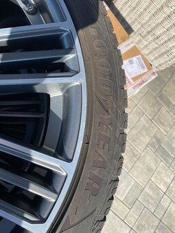 Kola Land Rover, 275/40 R22, Good Year Ultra Grip Performanc - 9