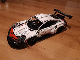 LEGO Technic 42096 Porsche 911 RSR - 9