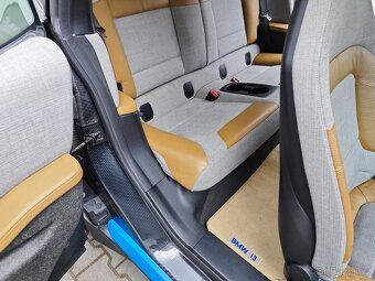 BMW I3, REX, 125kW, r.v.2017, koupeno a servisováno v ČR - 9