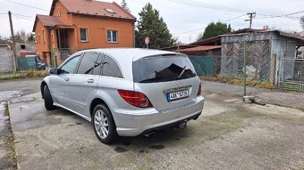 Mercedes-bens R320 2009 roku - 9