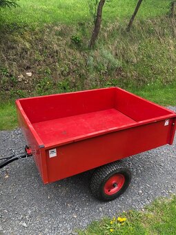 Zahradní traktor Toro s kárkou - 9