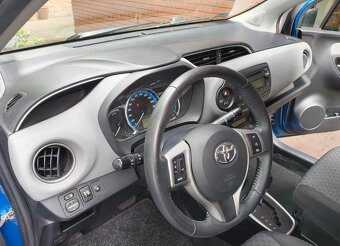 Toyota Yaris Hybrid 100 Life - 9