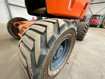 Terénní kloubová plošina JLG 450 AJ - 9