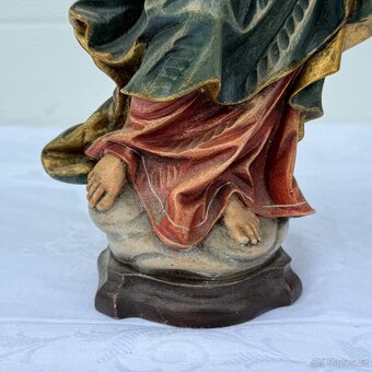 Dřevěná socha Panna Marie s Ježíškem polychromie - 9