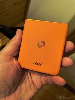 Motorola razr 50 - 9