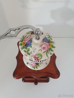 Mlýnek na kávu - 9