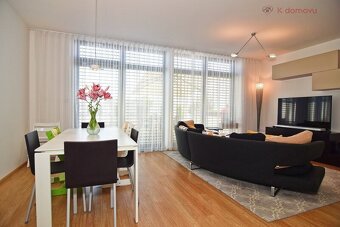 Pronájem  rodinného domu 4+KK, 160 m2 s garáží  a zahradou,  - 9