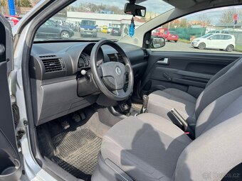 Volkswagen FOX - 9