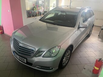 MB E 220CDi combi 2011 Aut. slušný stav a km. Elegance - 9