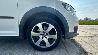 VW Touran Cross 2.0 TDI DSG, Panorama, TZ, Serviska - 9