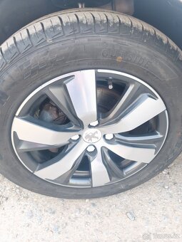 Peugeot 5008 - 9