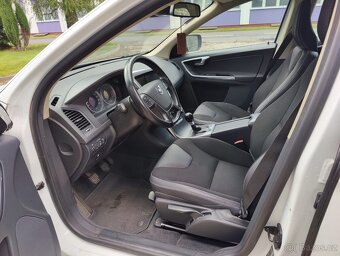 Volvo XC60 2,4 D AWD servis + pneu - 9