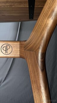 Designový stůl z amerického ořechu - 9