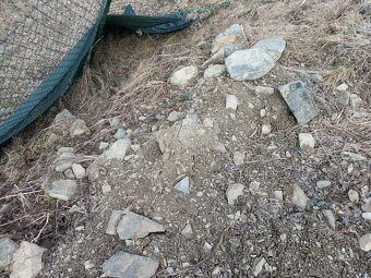 kamenitá hlína, kameny, zemina - 9