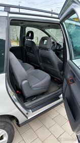 VW Sharan 2.0 TDI DPF Comfortline / 7 míst / Klima - 9