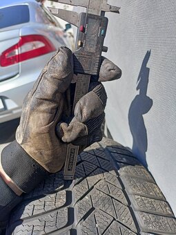 2x Pirelli sottozero 275/40 103V (Dot 3619) zimní - 9