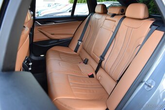 BMW 530d xDrive ///MSPORT TAŽNÉ DPH ČR 1.MAJITEL - 9