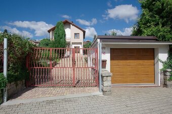 PRODEJ RODINNÉHO DOMU 6+1 SE ZAHRADOU A GARÁŽÍ - 9