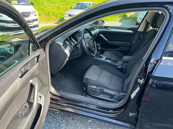 VOLKSWAGEN PASSAT 2,0 TDi 110 Kw COMF.PANO.TAŽNÉ - 9