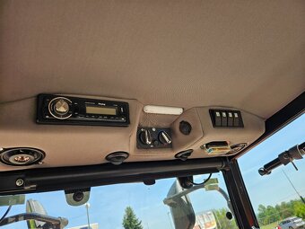 Malotraktor Avenger 26 4x4 s kabinou a klimatizaci - 9