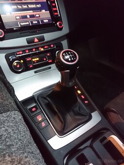 GTI radiaca paka s červeným prešivaním - 9