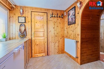 Prodej rodinného domu 4+1 s lodžií a s garáží v obci Hradeší - 9