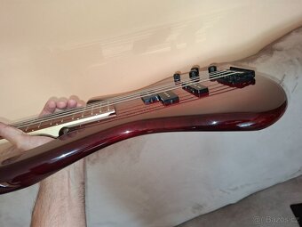 Baskytara Ibanez - 9