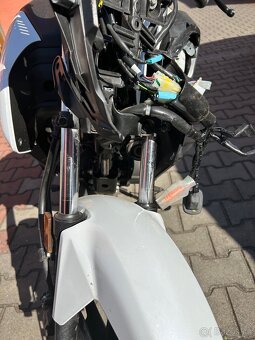 Honda CB125F bouraná - 9