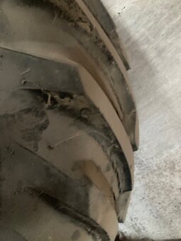 Prodám pneu včetně disku rozměr 610-665 231-26 - 9