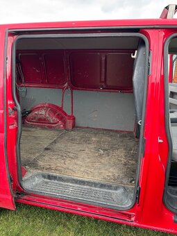 VW Transporter T5, 1,9TDI, 62 kw, 2008 - 9