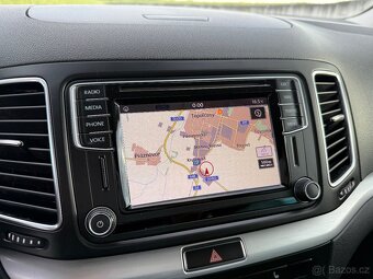 Volkswagen Sharan 2.0 TDI 4MOTION - 9