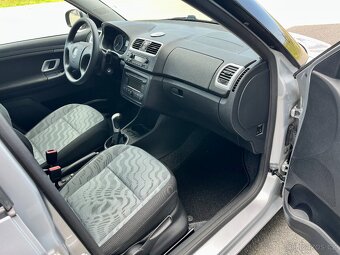 Škoda Fabia Combi 1.4i 16V 63kw VÝHŘEV Senzory TEMPOMAT - 9